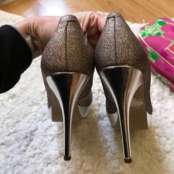 GUESS: Multicolored Rainbow Metallic Glitter Heels Platform Pumps Sz 8.5 - Picture 10 of 14